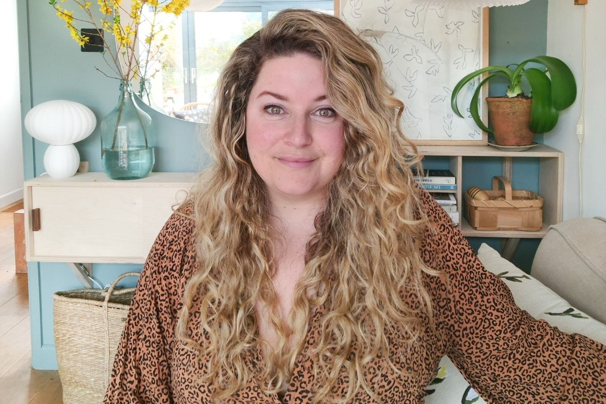 Alice in Scandiland, Lostwithiel: Shopkeeper, Alice Collyer