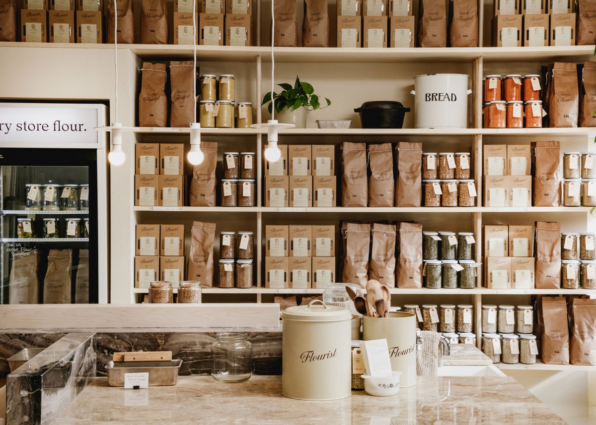 Flourist shelves of dry goods