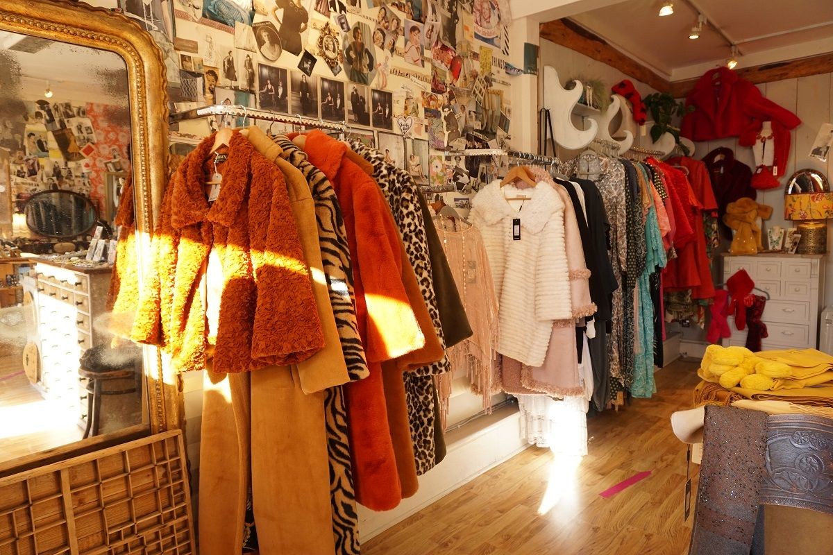 Love Vintage, Clifden