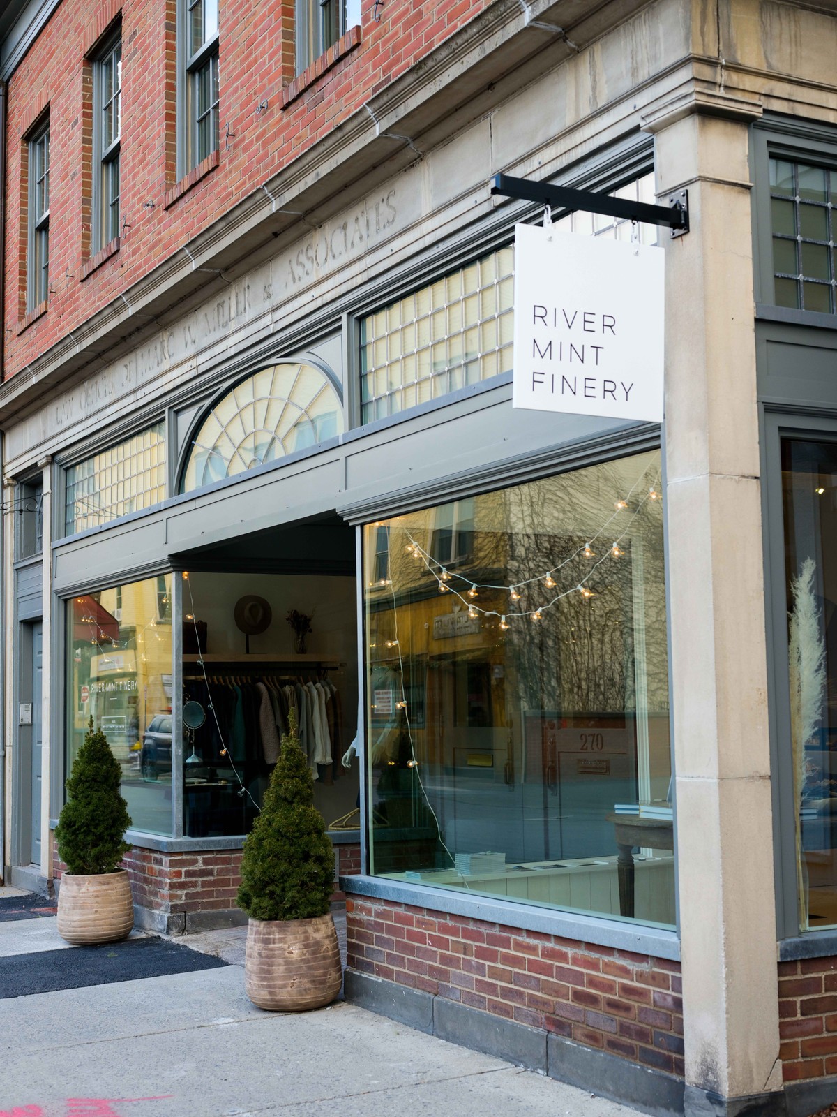 River Mint Finery, Kingston: Shopfront