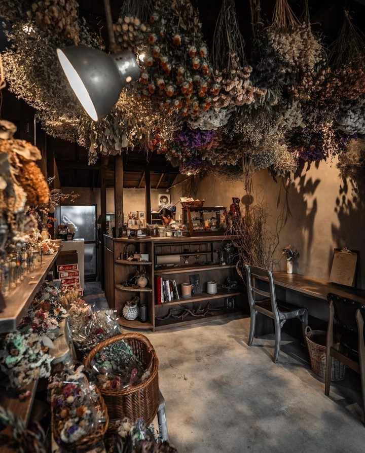  Lecoin, Tokyo photo by Motoaki