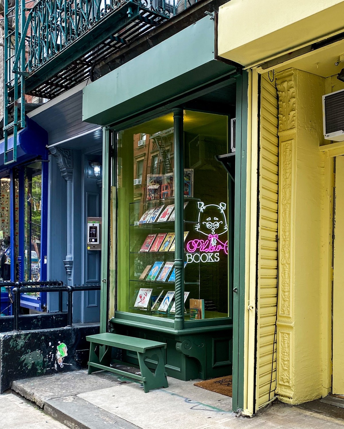 Pillow-Cat Books, New York