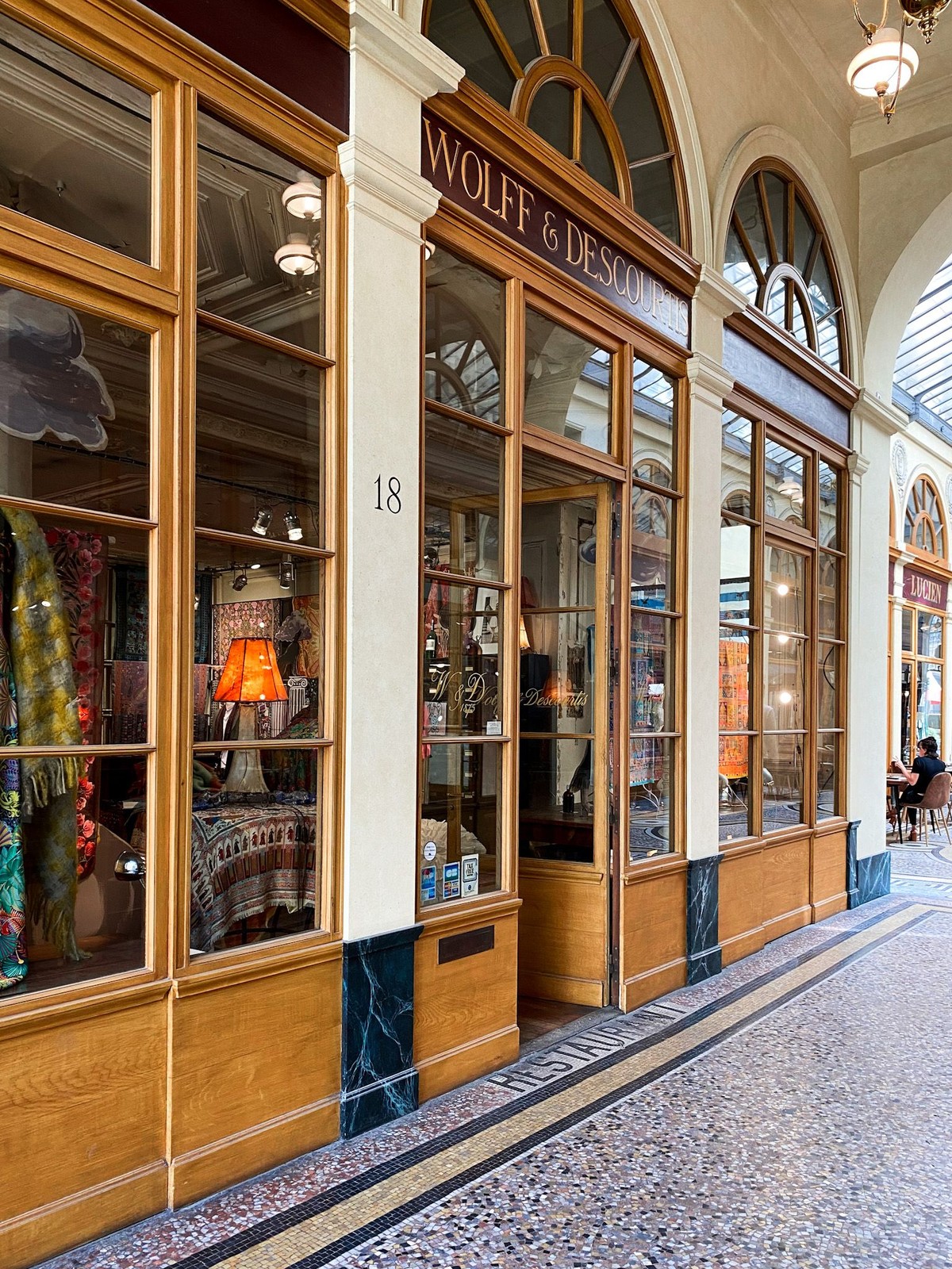 Wolff et Descourtis, Paris