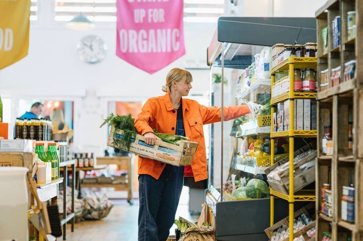 Hawarden Estate Farm Shop: Organic produce