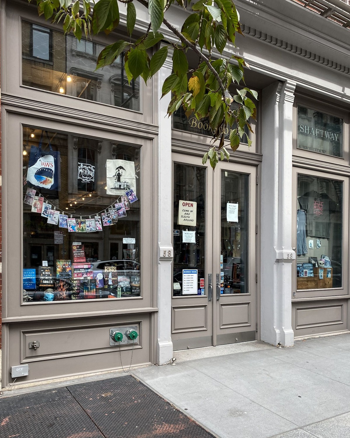 The Mysterious Bookshop, New York