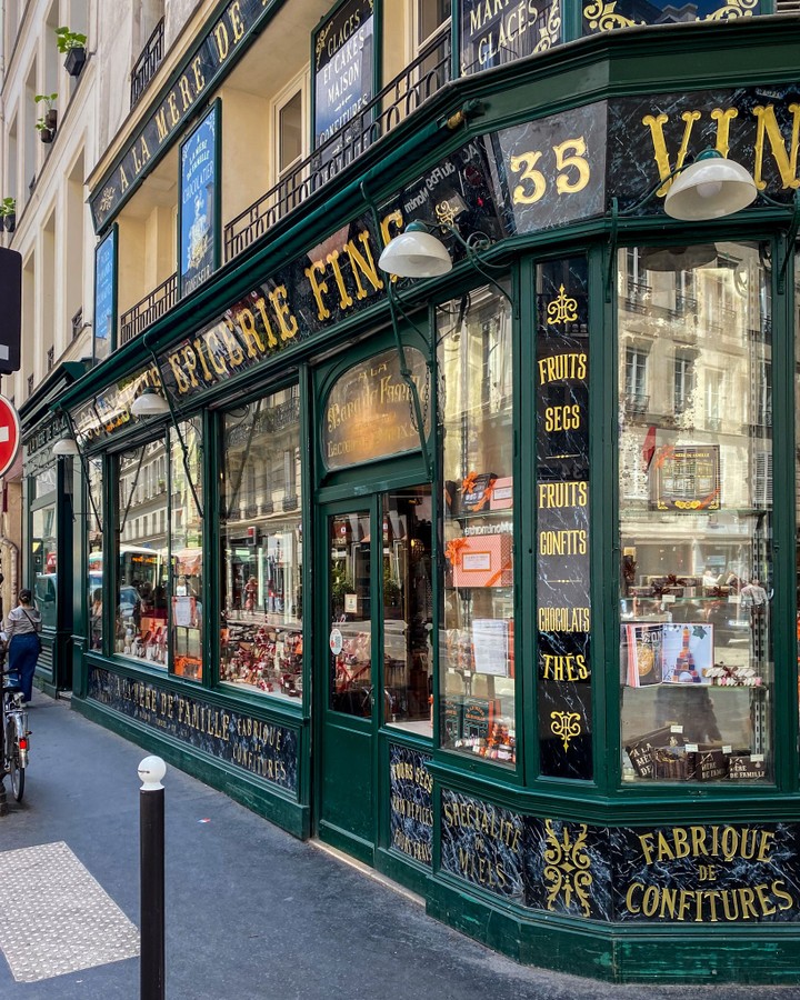 À la Mère de Famille, Paris