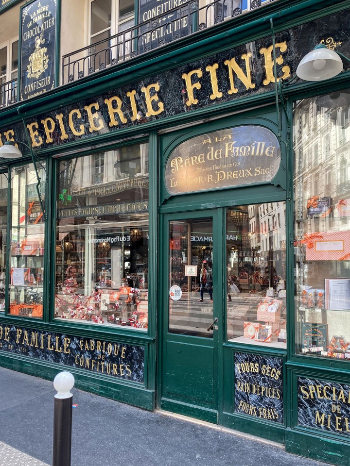 À la Mère de Famille, Paris
