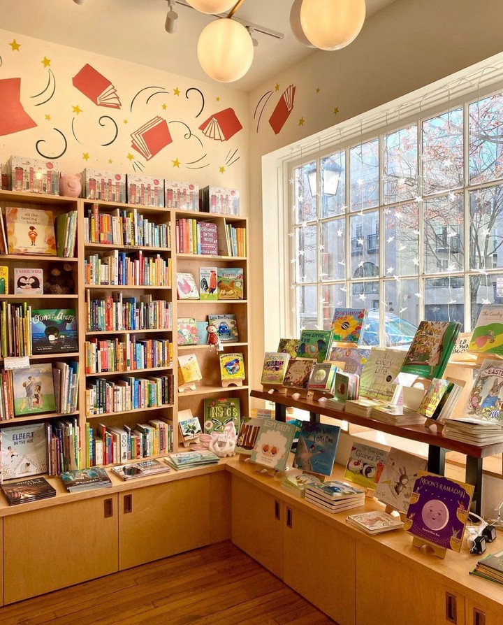 Old Town Books, Alexandria