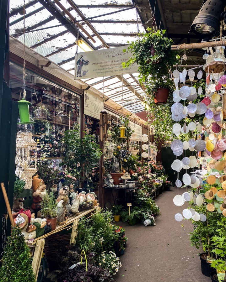 Marché aux Fleurs Reine-Elizabeth-II, Paris