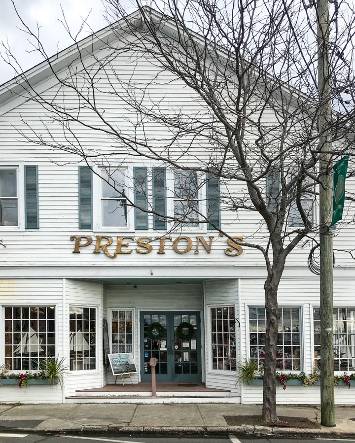 Preston's, Greenport