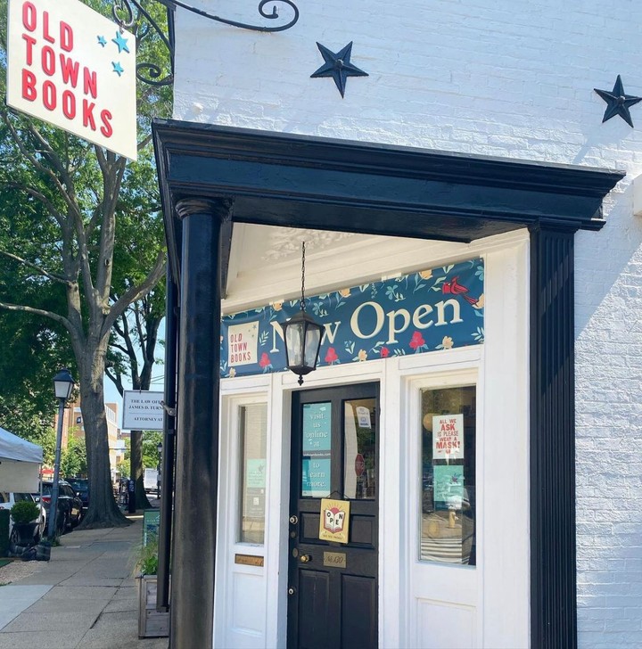 Old Town Books, Virginia