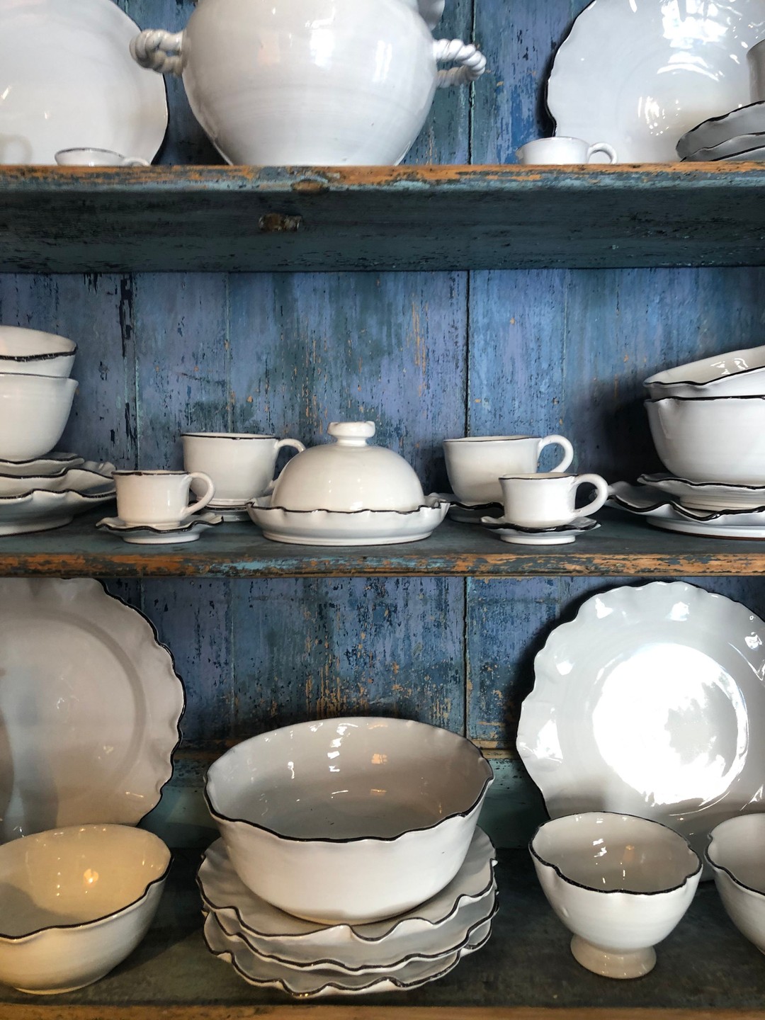 Vicolo Via Mameli, Milan: Handmade Pottery