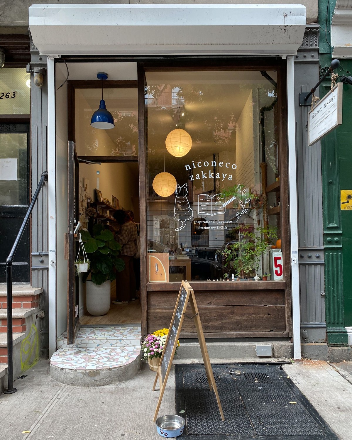 Niconeco Zakkaya, New York
