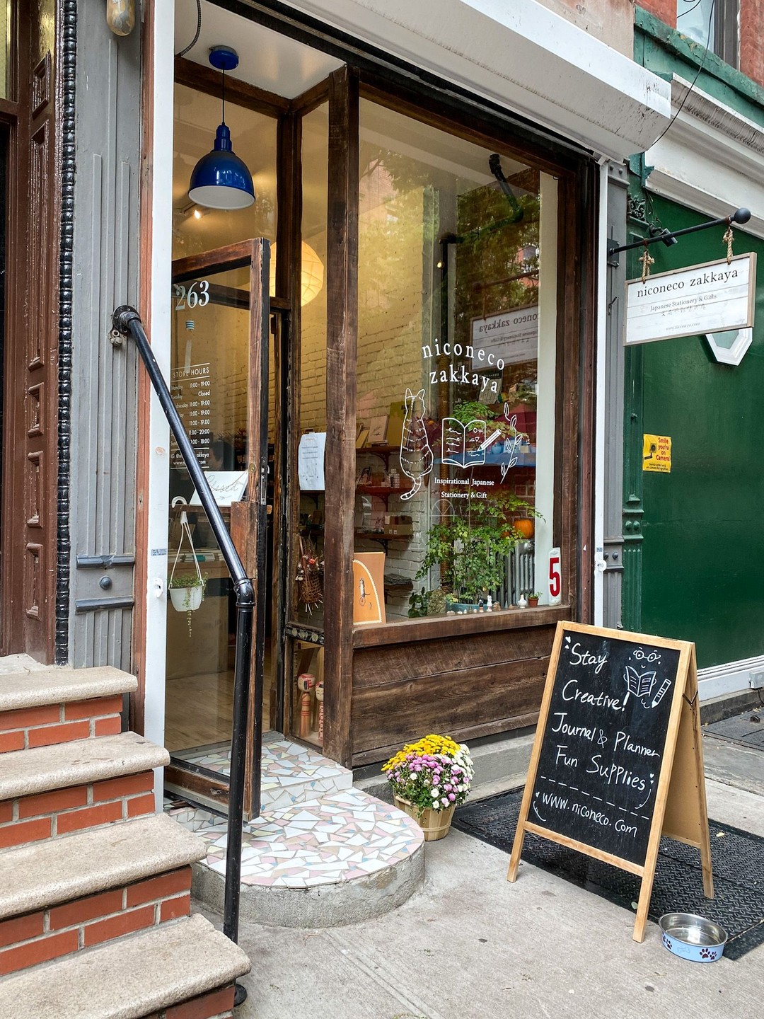 Niconeco Zakkaya, New York