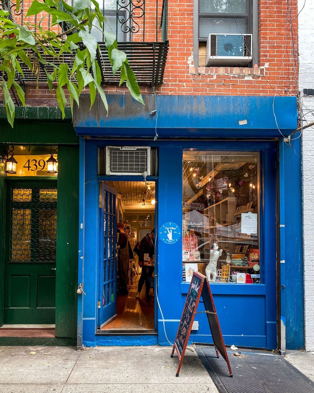 Pink Olive, East Village