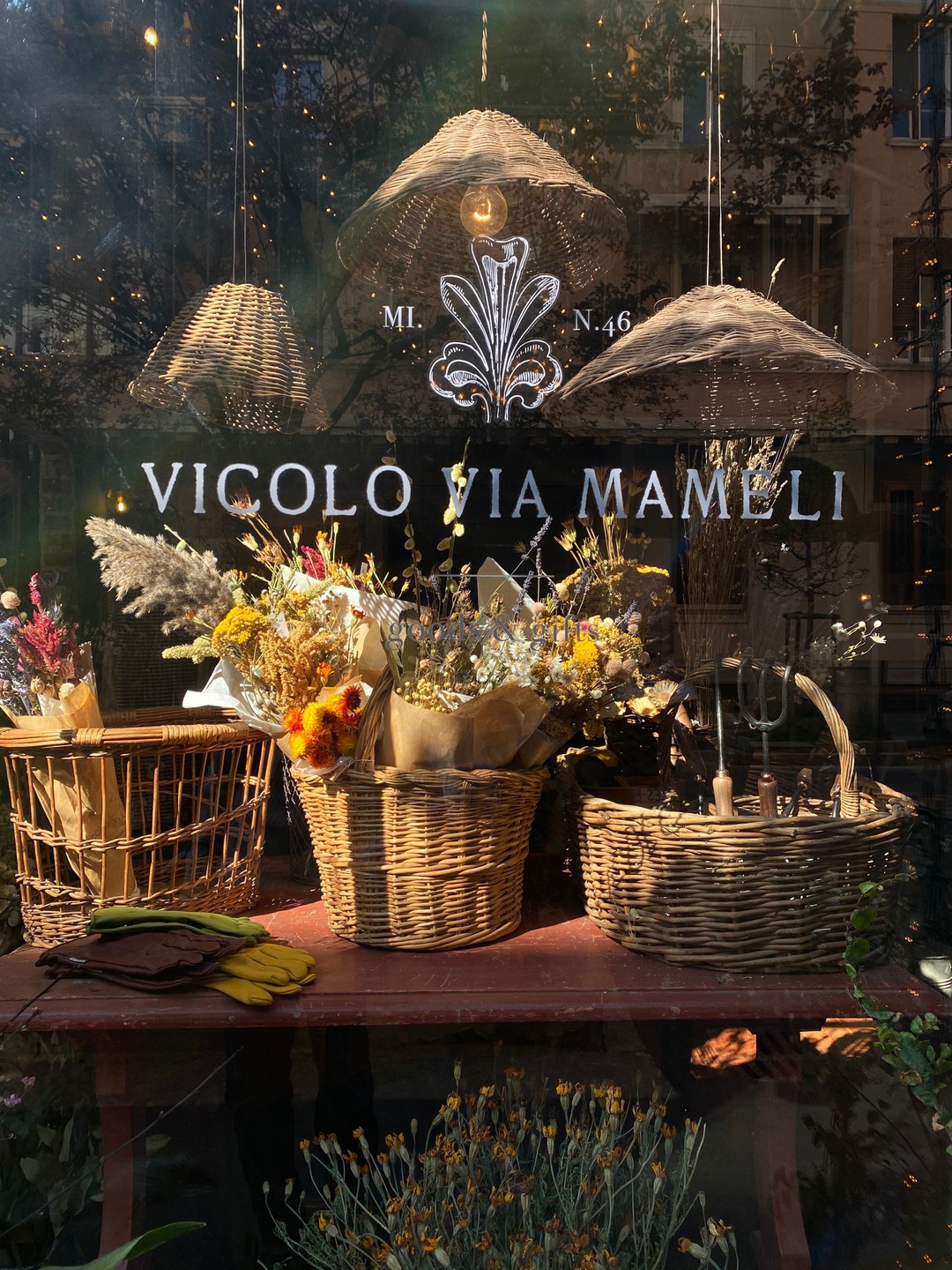 Vicolo Via Mameli, Milan: Shop Window
