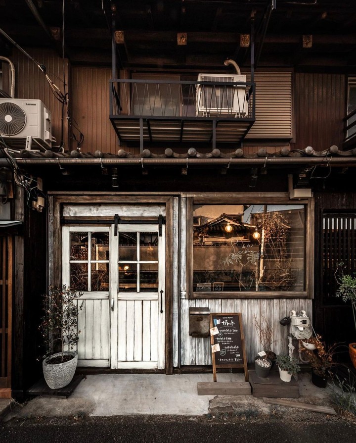  Lecoin, Tokyo photo by Motoaki