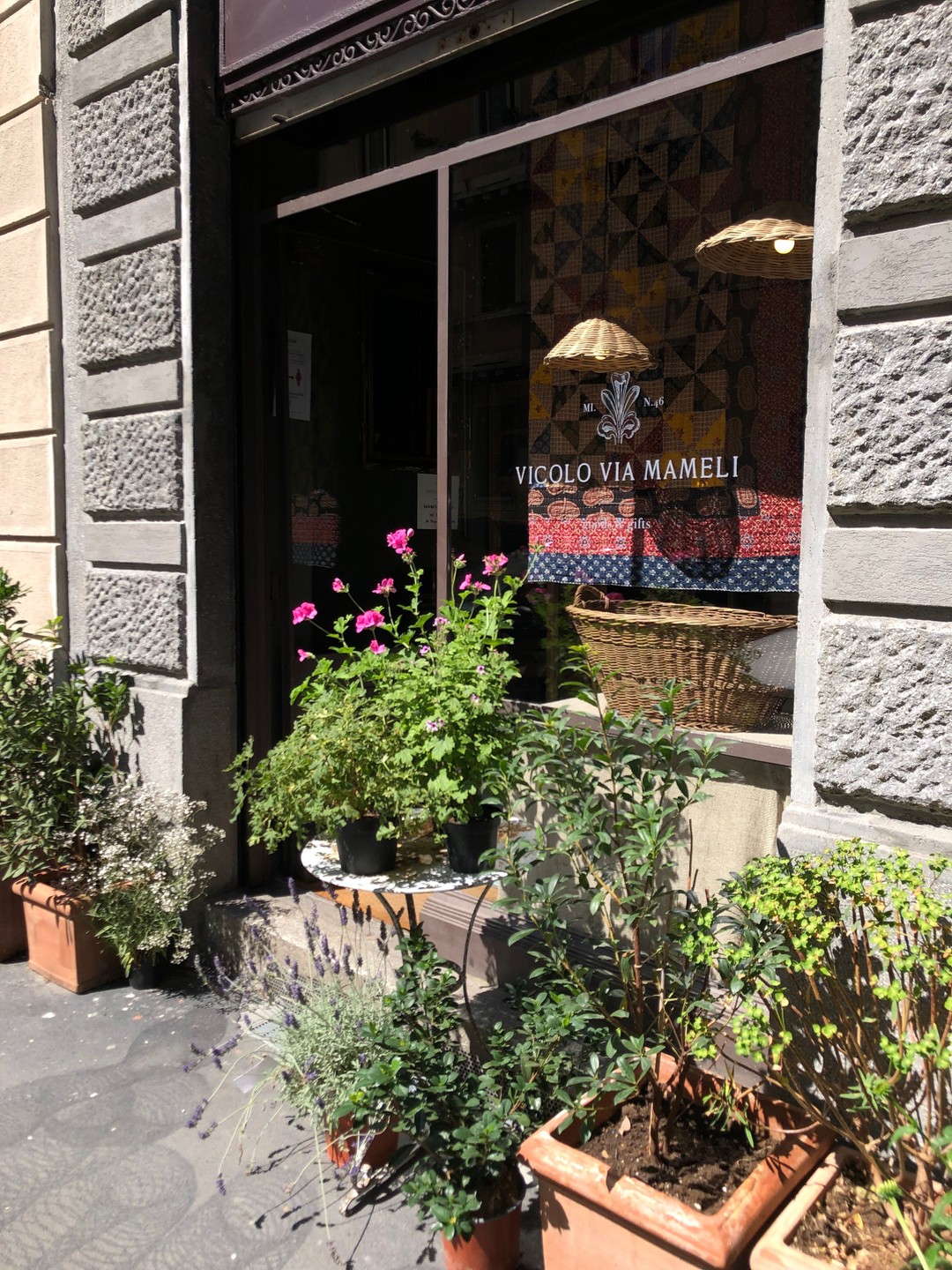 Vicolo Via Mameli, Milan