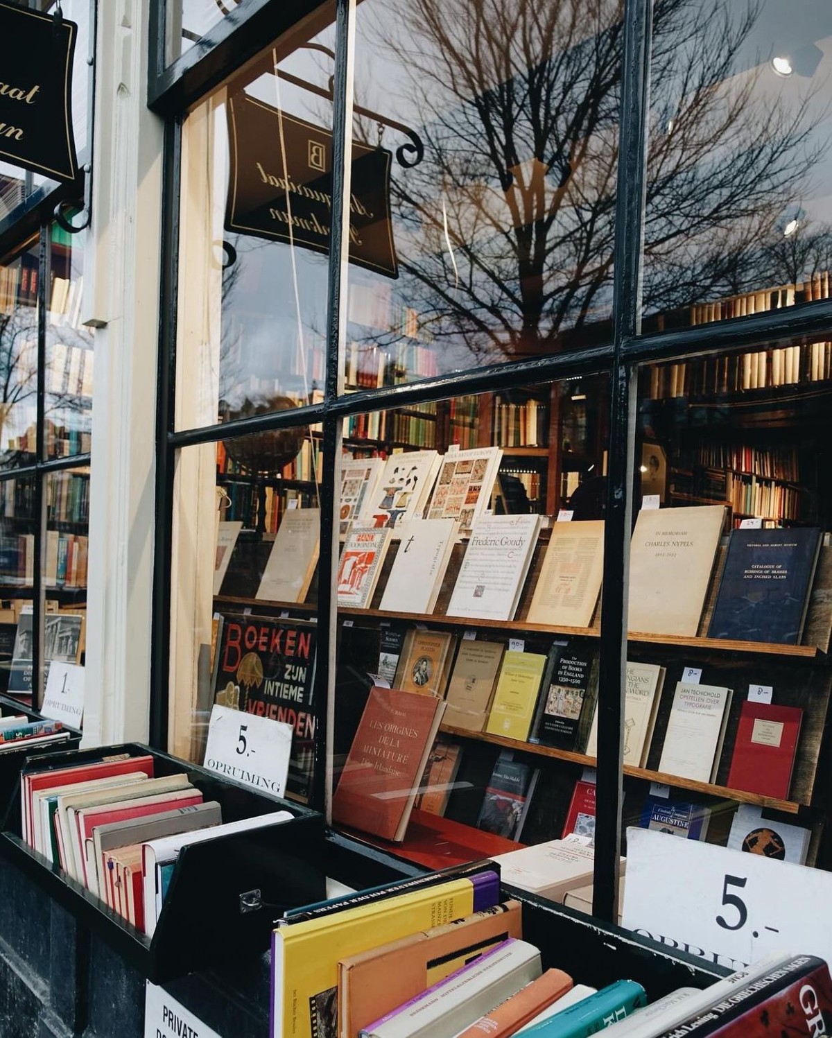Antiquariaat Brinkman, Amsterdam - photo by Frances Hardie 