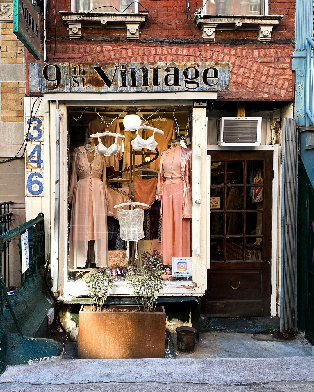 9th St. Vintage New York