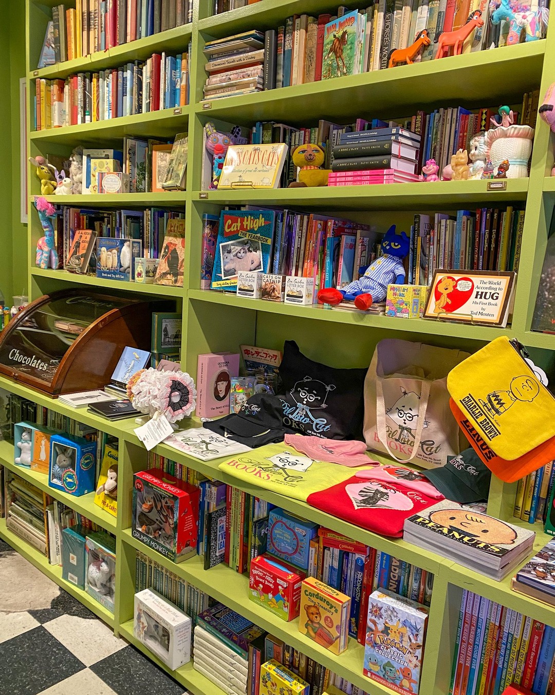 Pillow-Cat Books, New York
