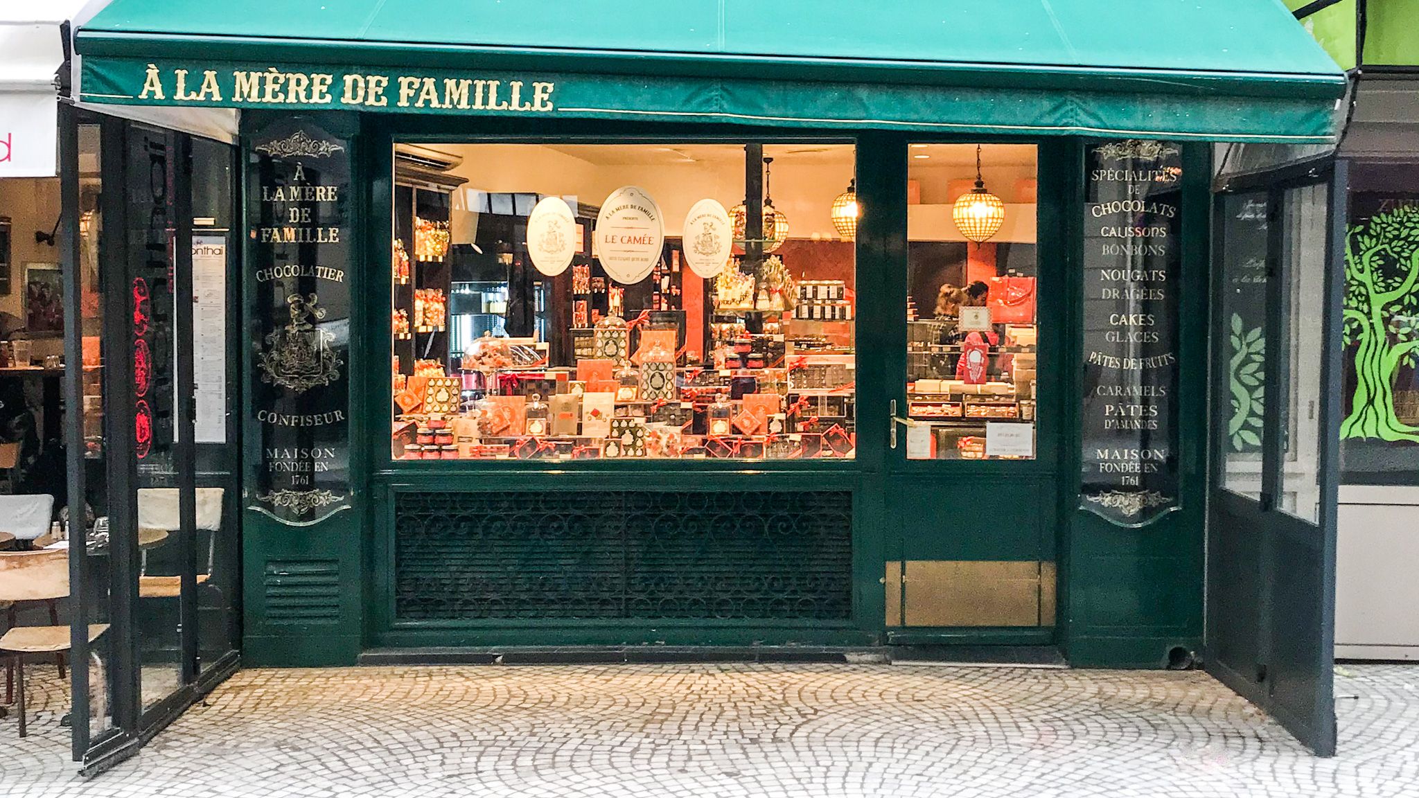 À la Mère de Famille