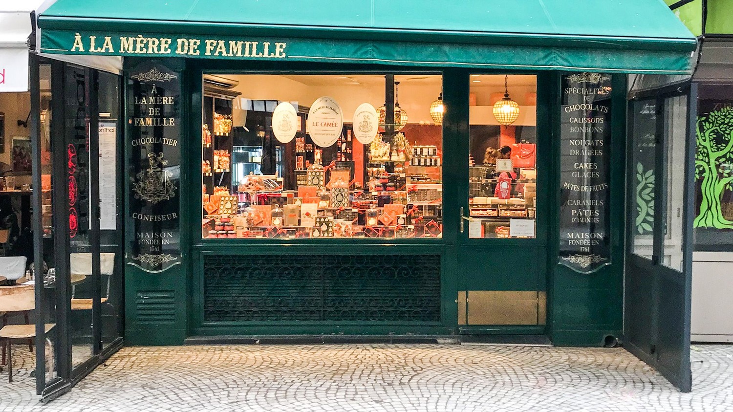 À la Mère de Famille