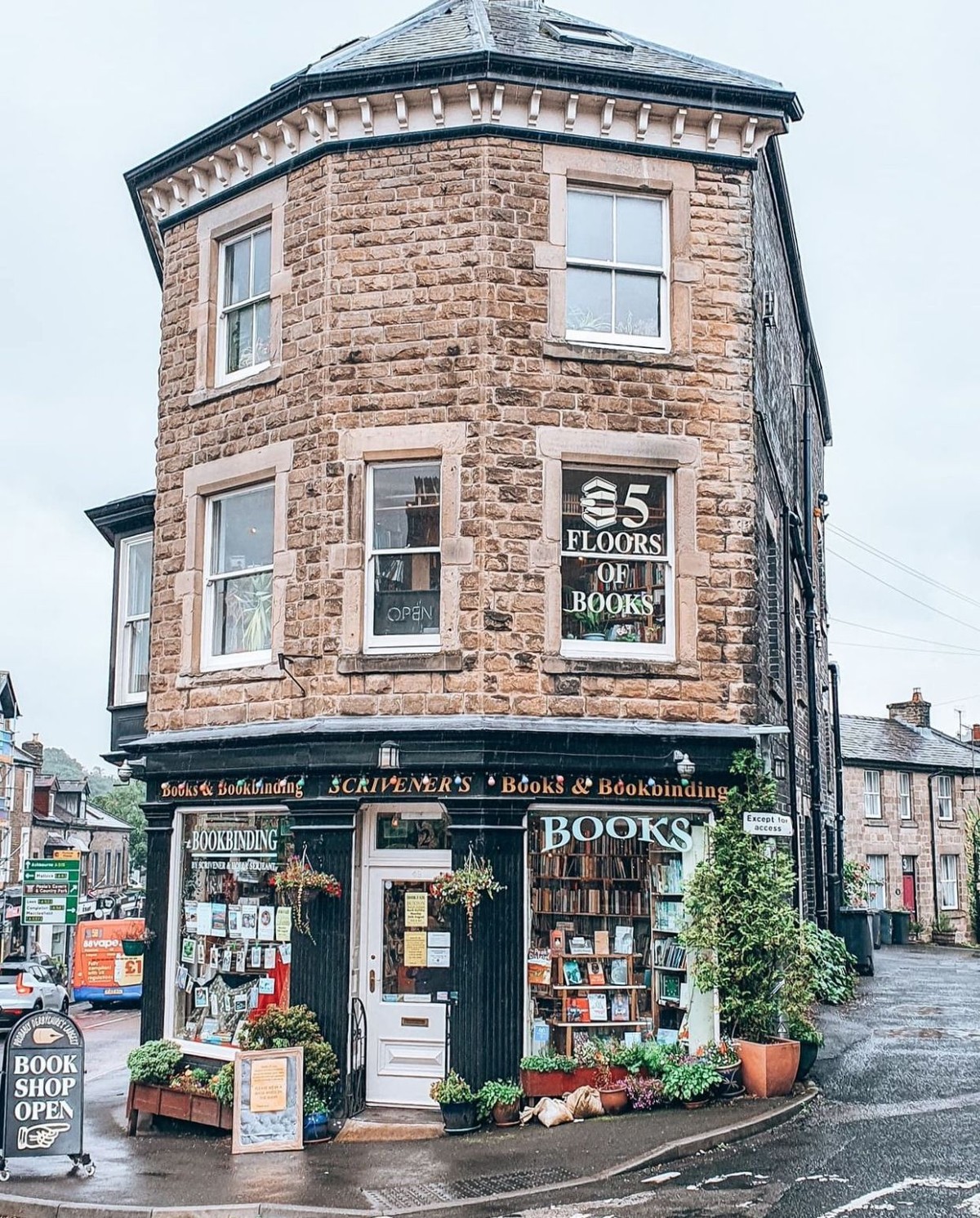Scrivener's Books & Bookbinding, Buxton photo by @zubscovered