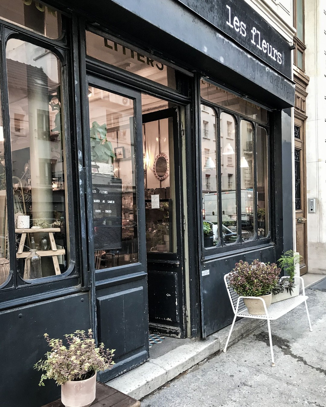 Les Fleurs, Paris