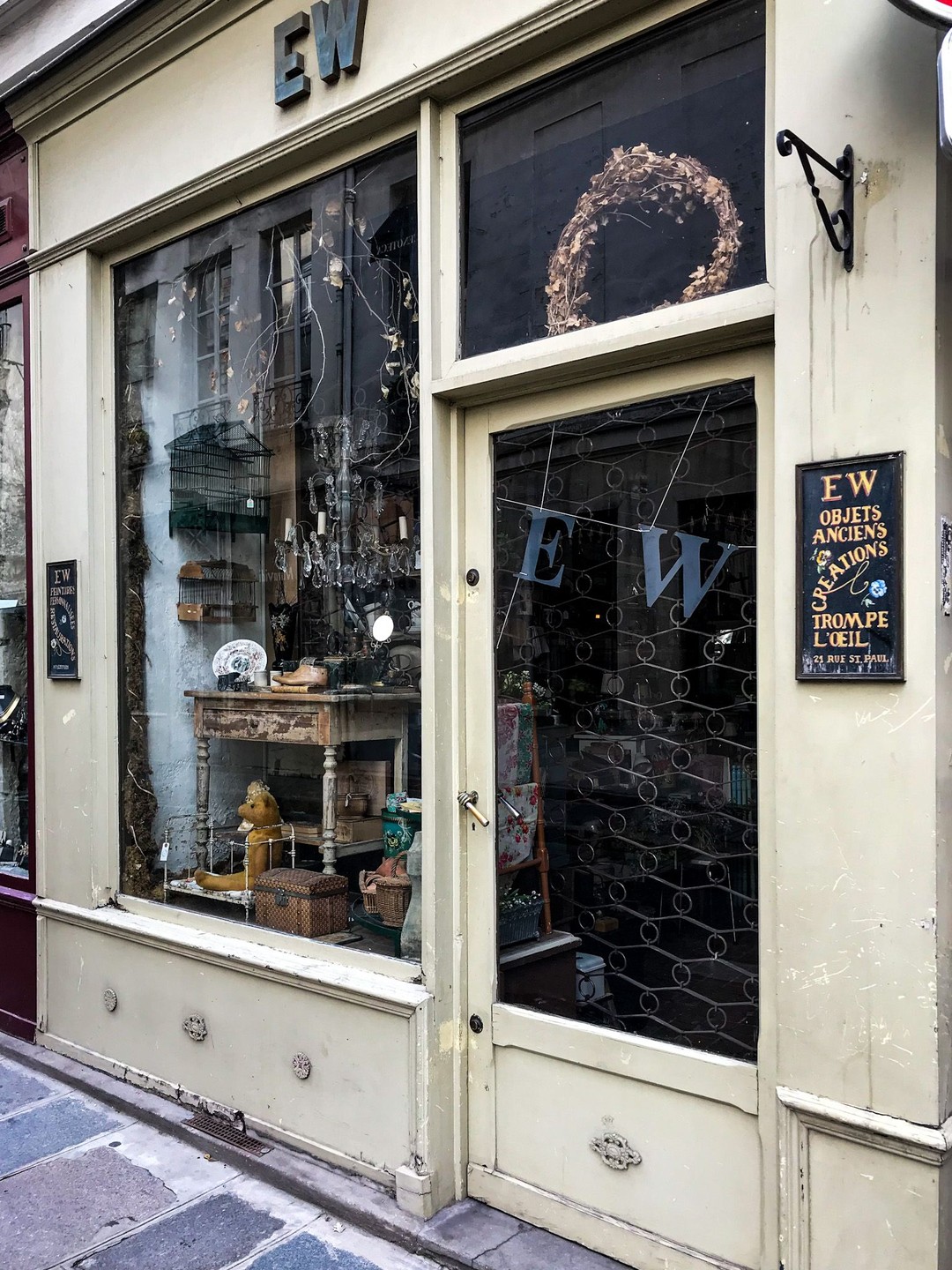 EW, Paris