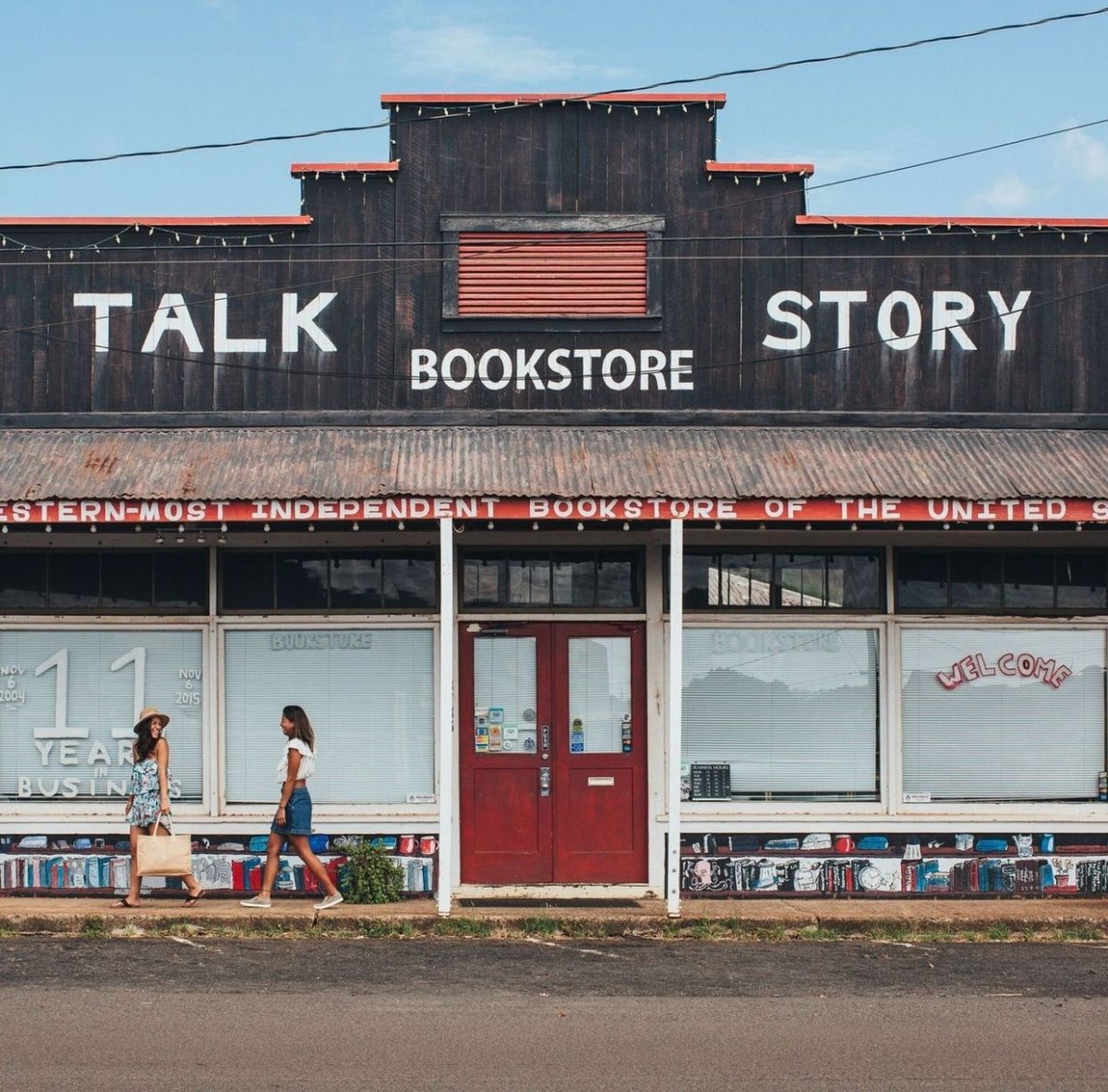 Talk Story Bookstore, Hawaii photo by Olukai