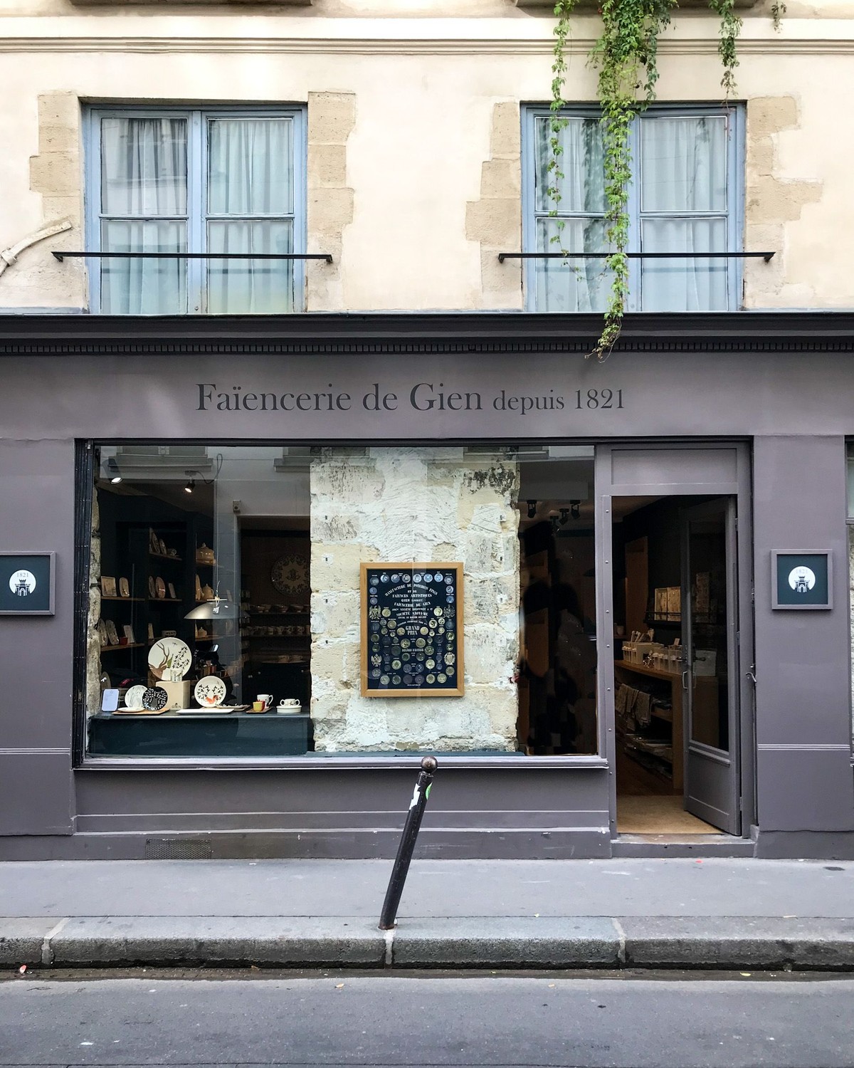 Faïencerie de Gien, Paris