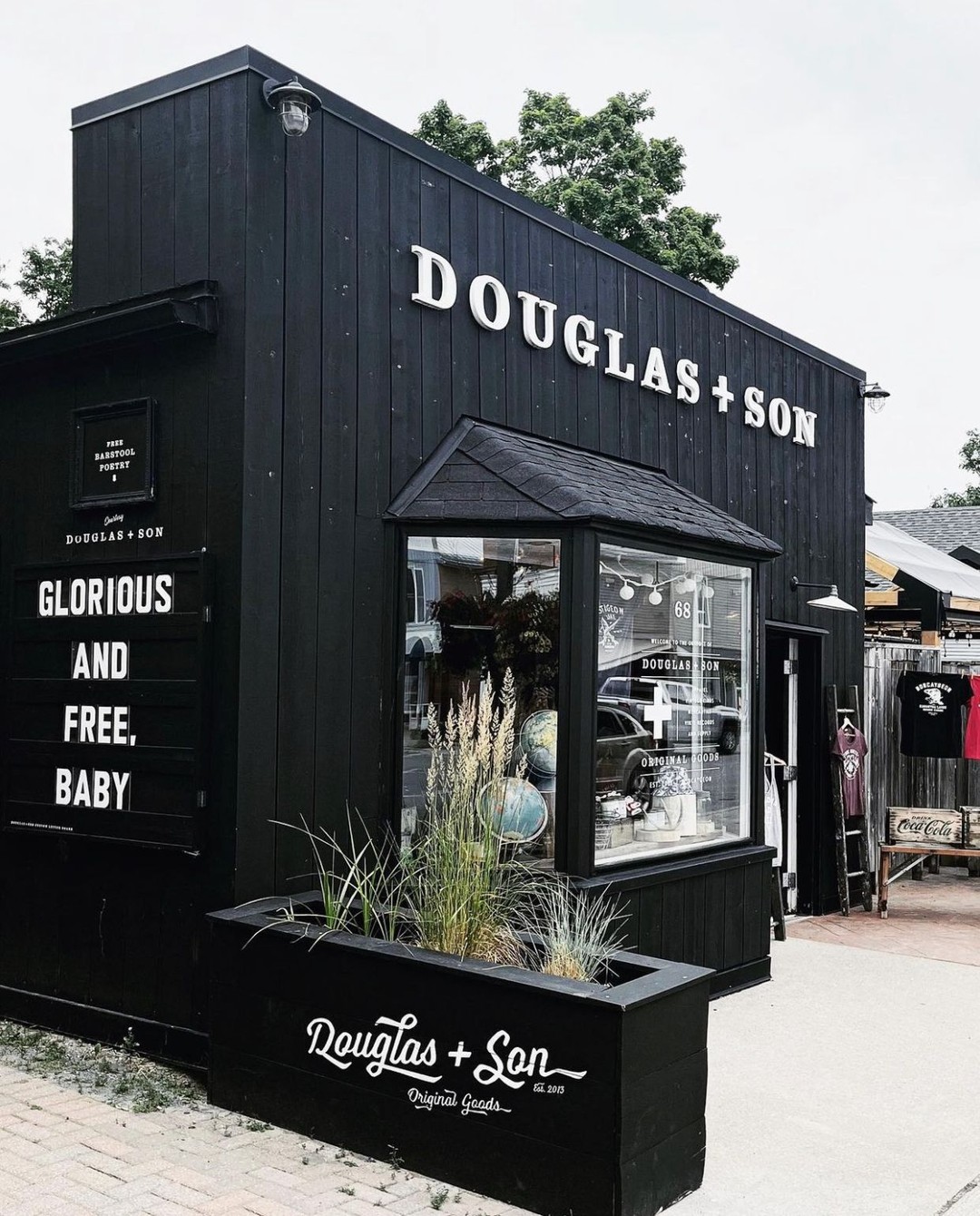 Douglas & Son, Bobcaygeon