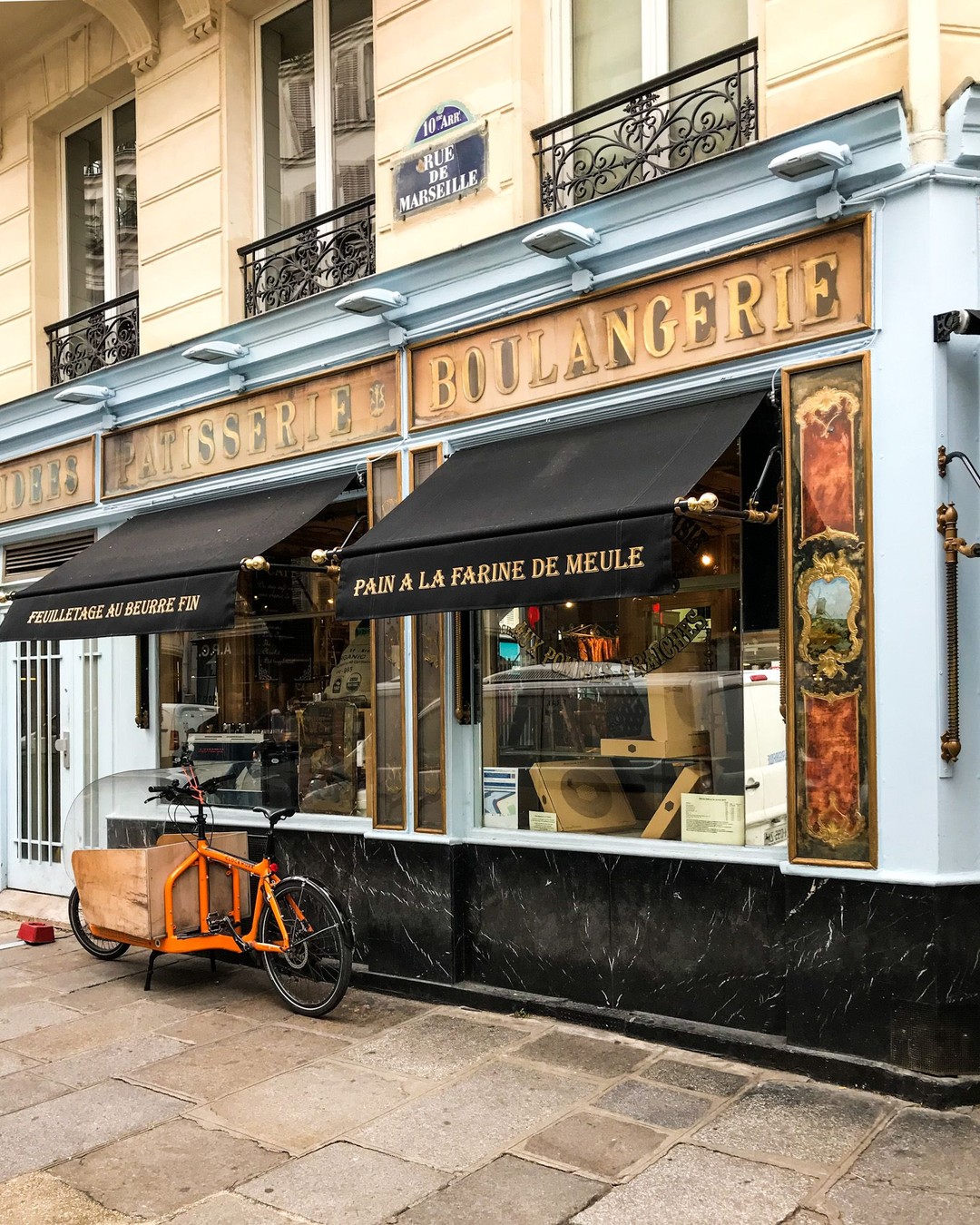 Du Pain et Des Idées, Paris