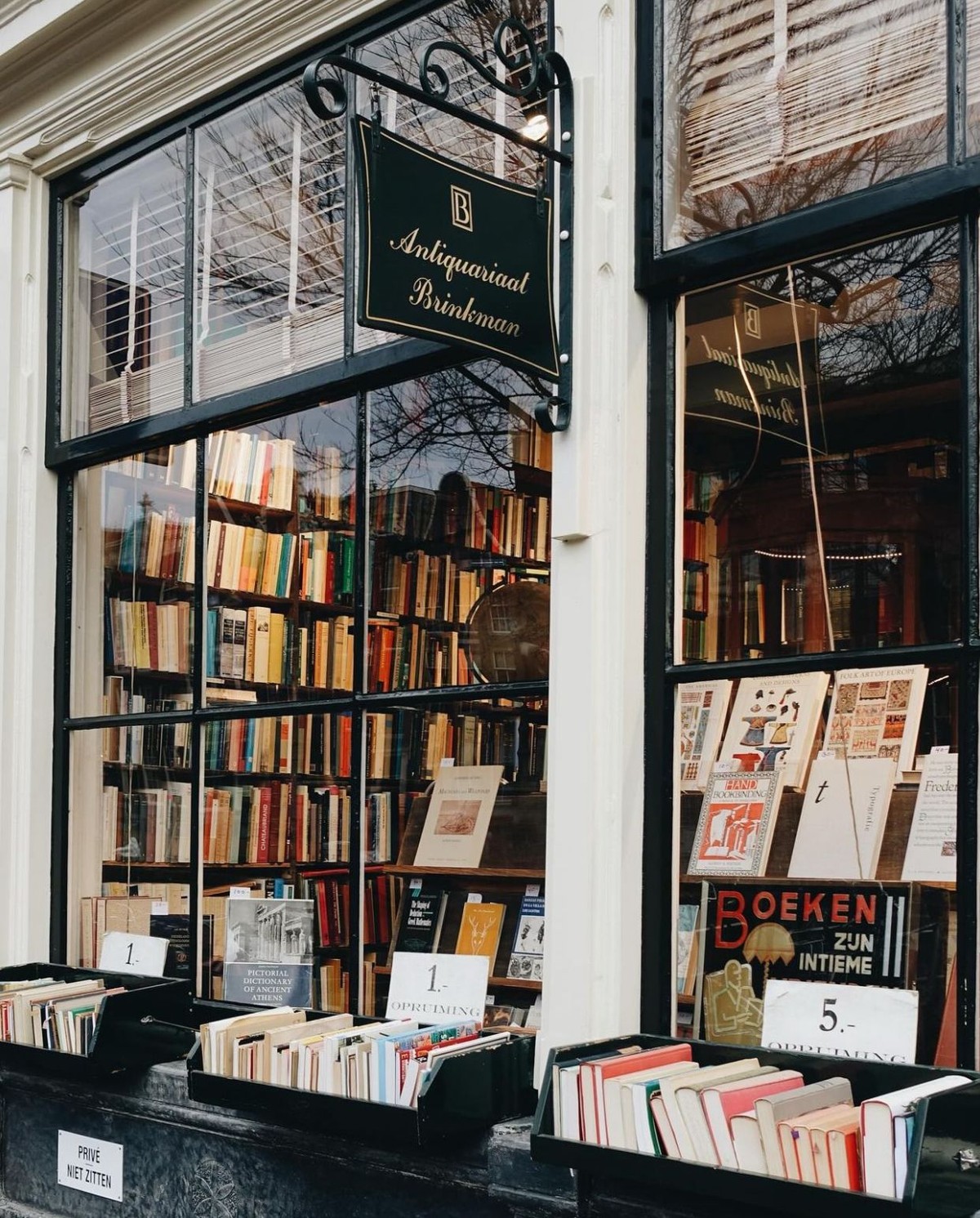 Antiquariaat Brinkman, Amsterdam - photo by Frances Hardie 