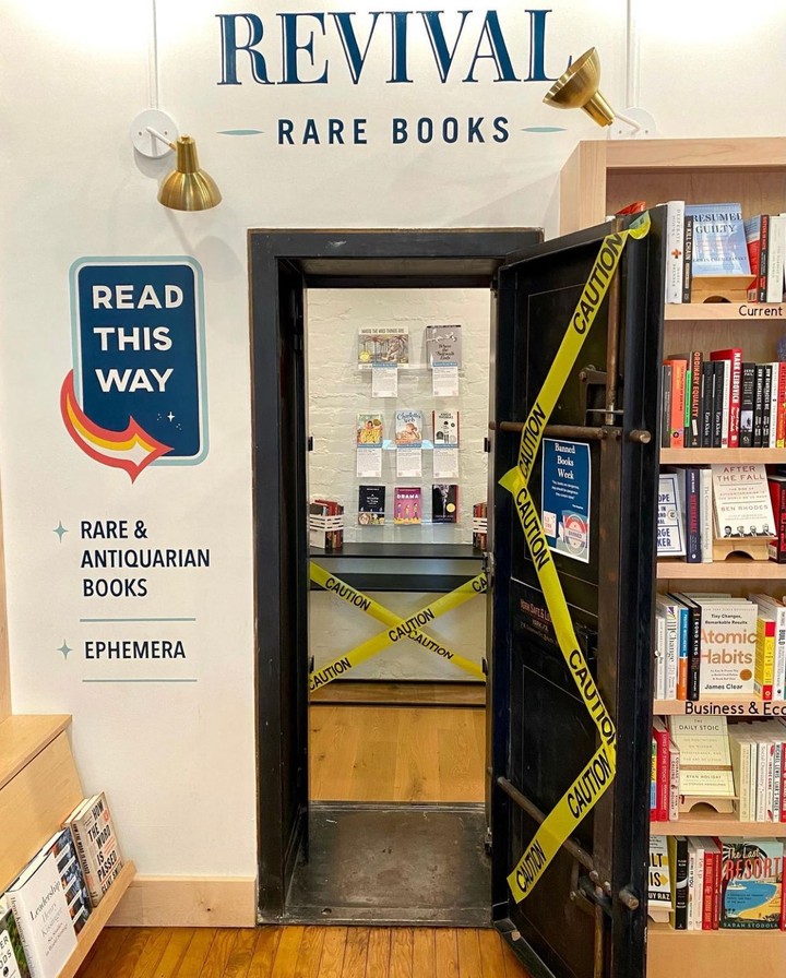 Old Town Books, Alexandria