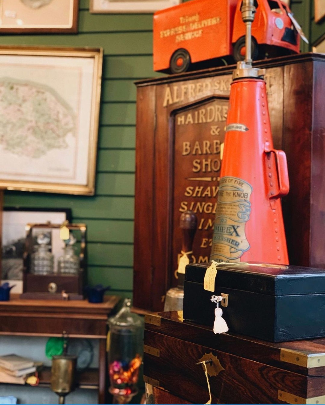 Smoking Monkey Antiques, Bury Saint Edmunds photo by Sophie Harvey