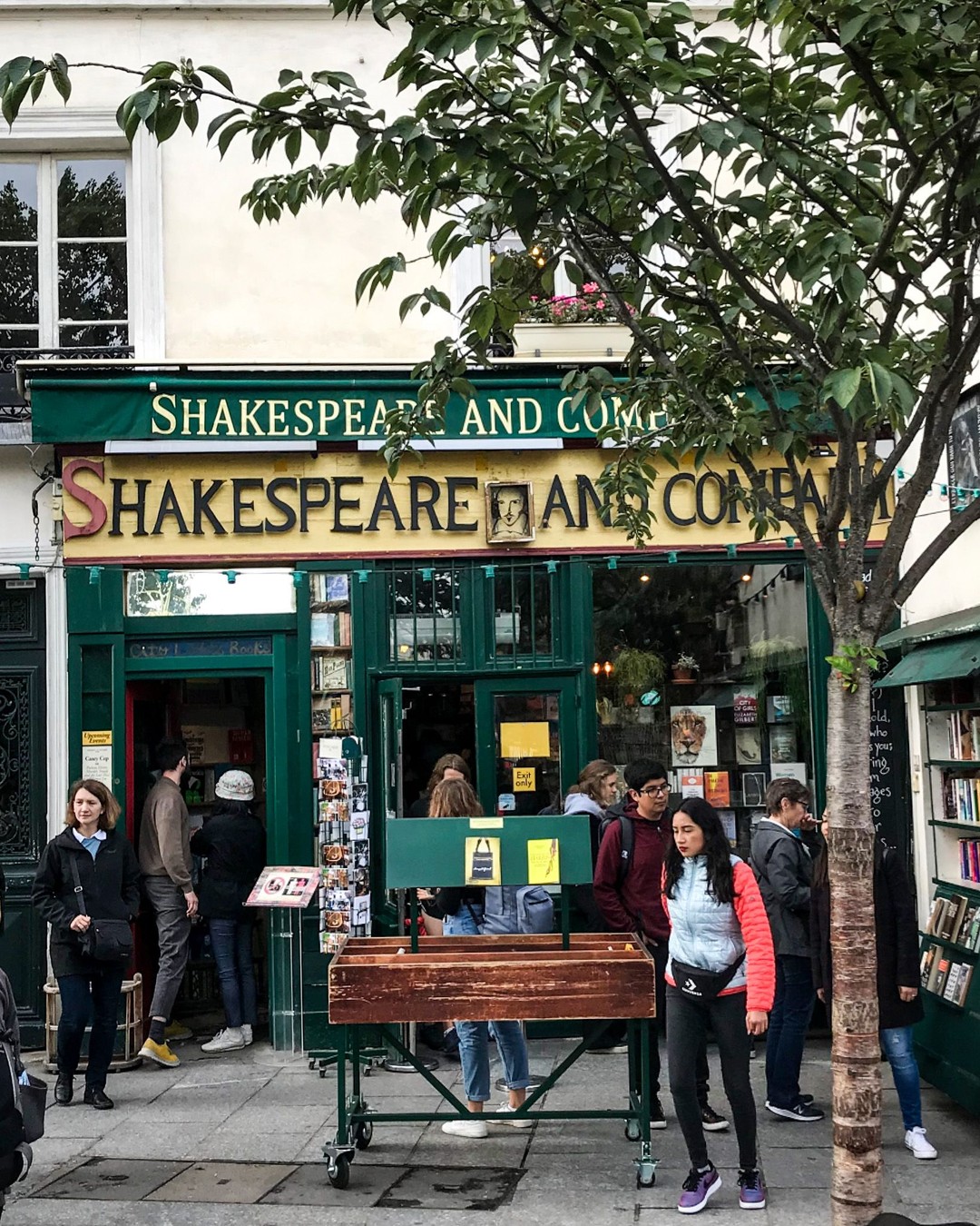 Shakespeare and Company, Paris