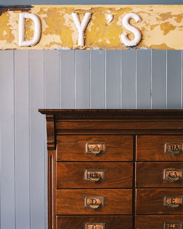 Joy Thorpe Decorative Antiques, Castlecomer