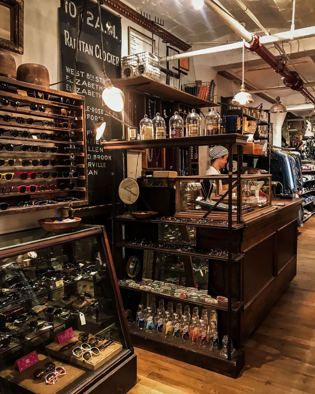 Front General Store, Dumbo
