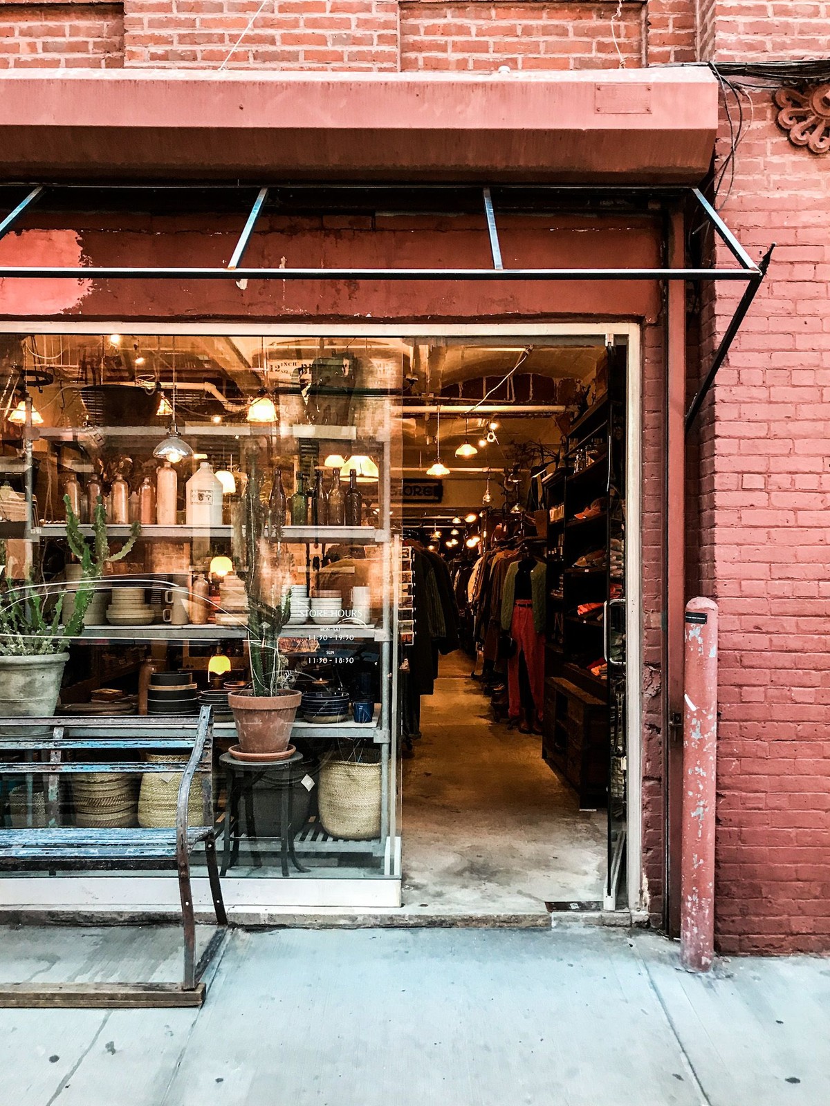 Front General Store, Dumbo