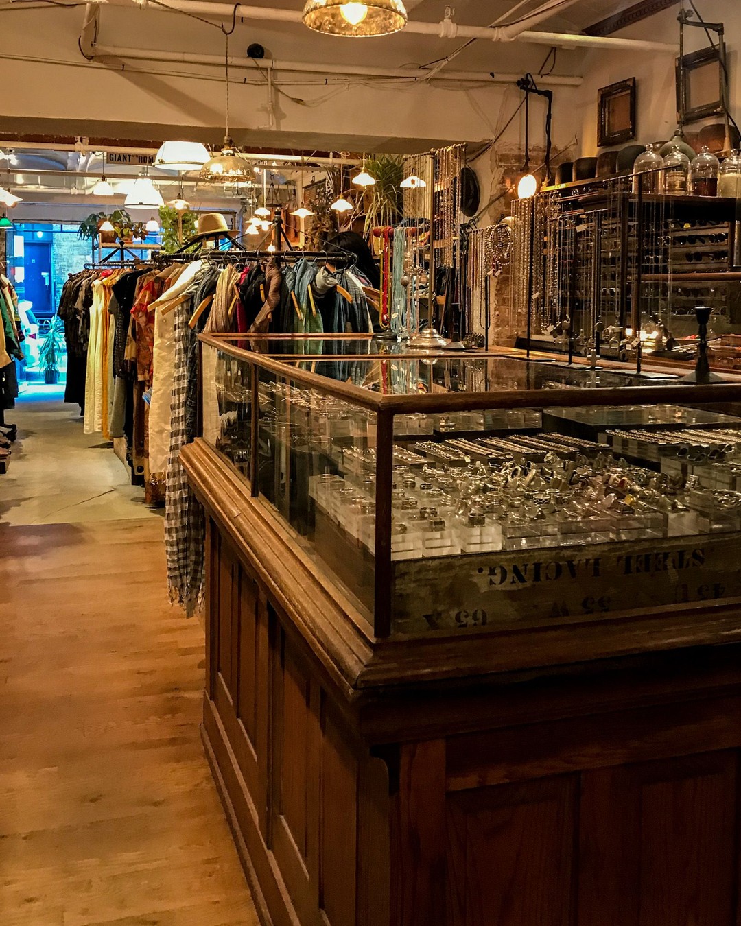 Front General Store, Dumbo