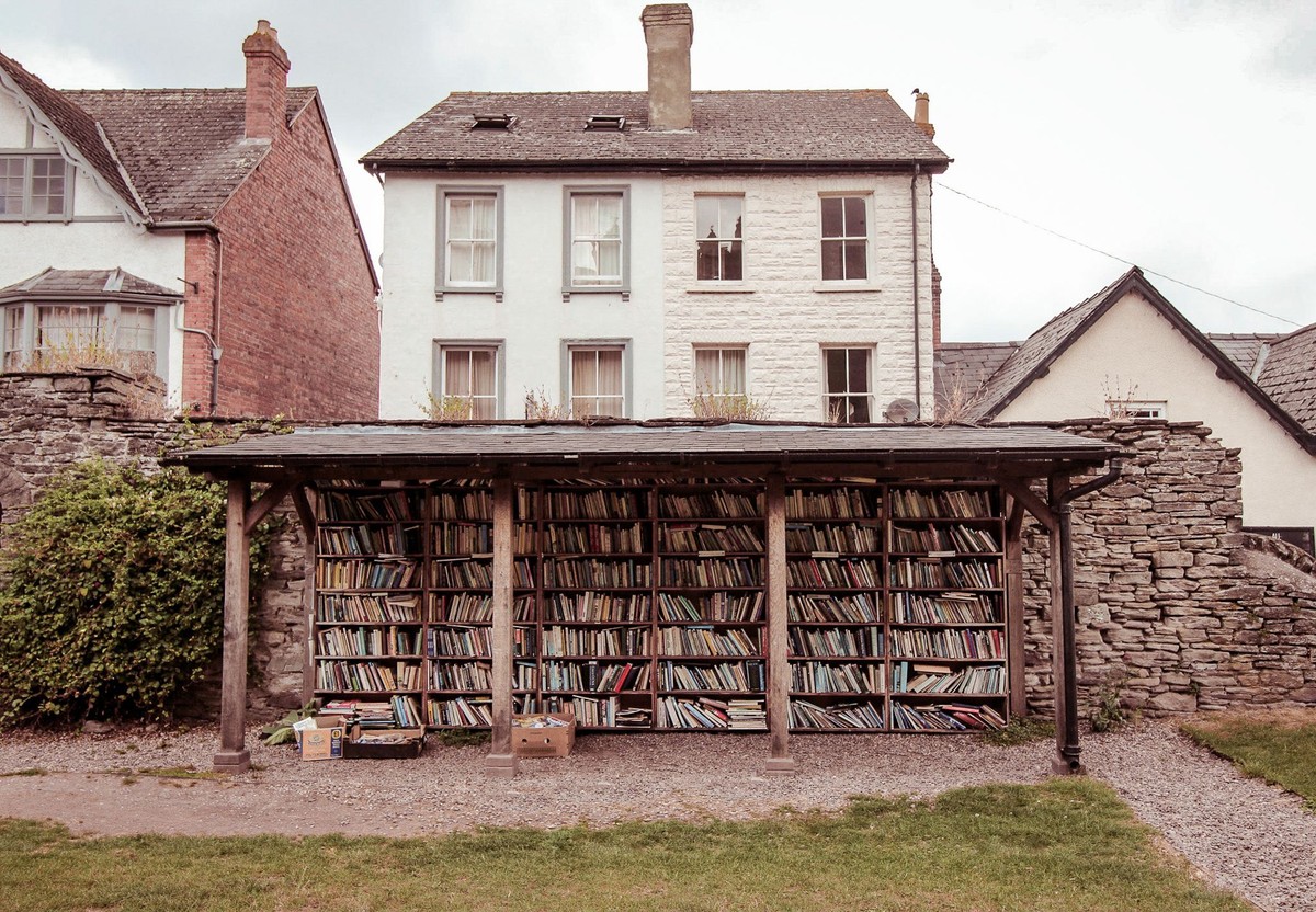 Honesty bookshop, Hay-on-Wye by Jessica Charleston
